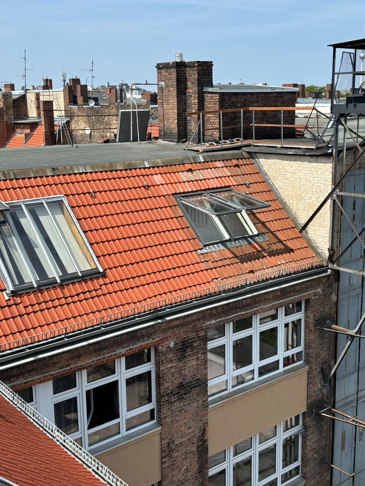 Dachübersicht eines Bürogebäudes in Berlin-Kreuzberg