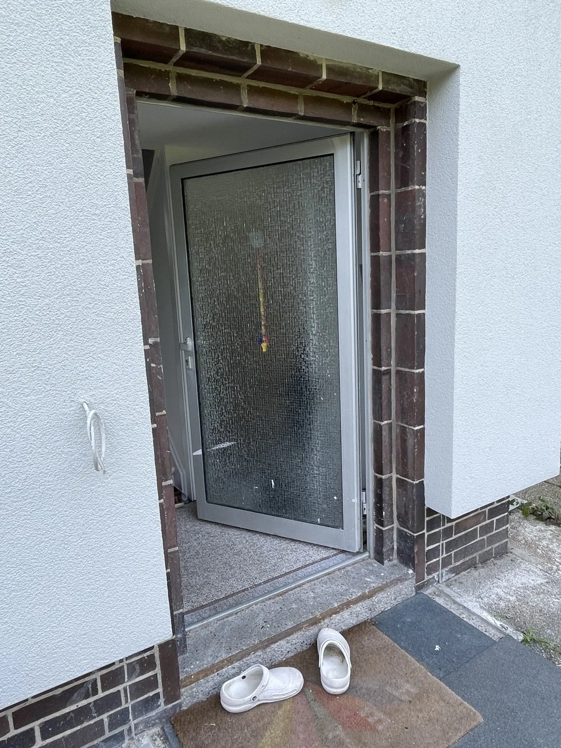 Alte Haustür vor dem Austausch in Berlin-Reinickendorf