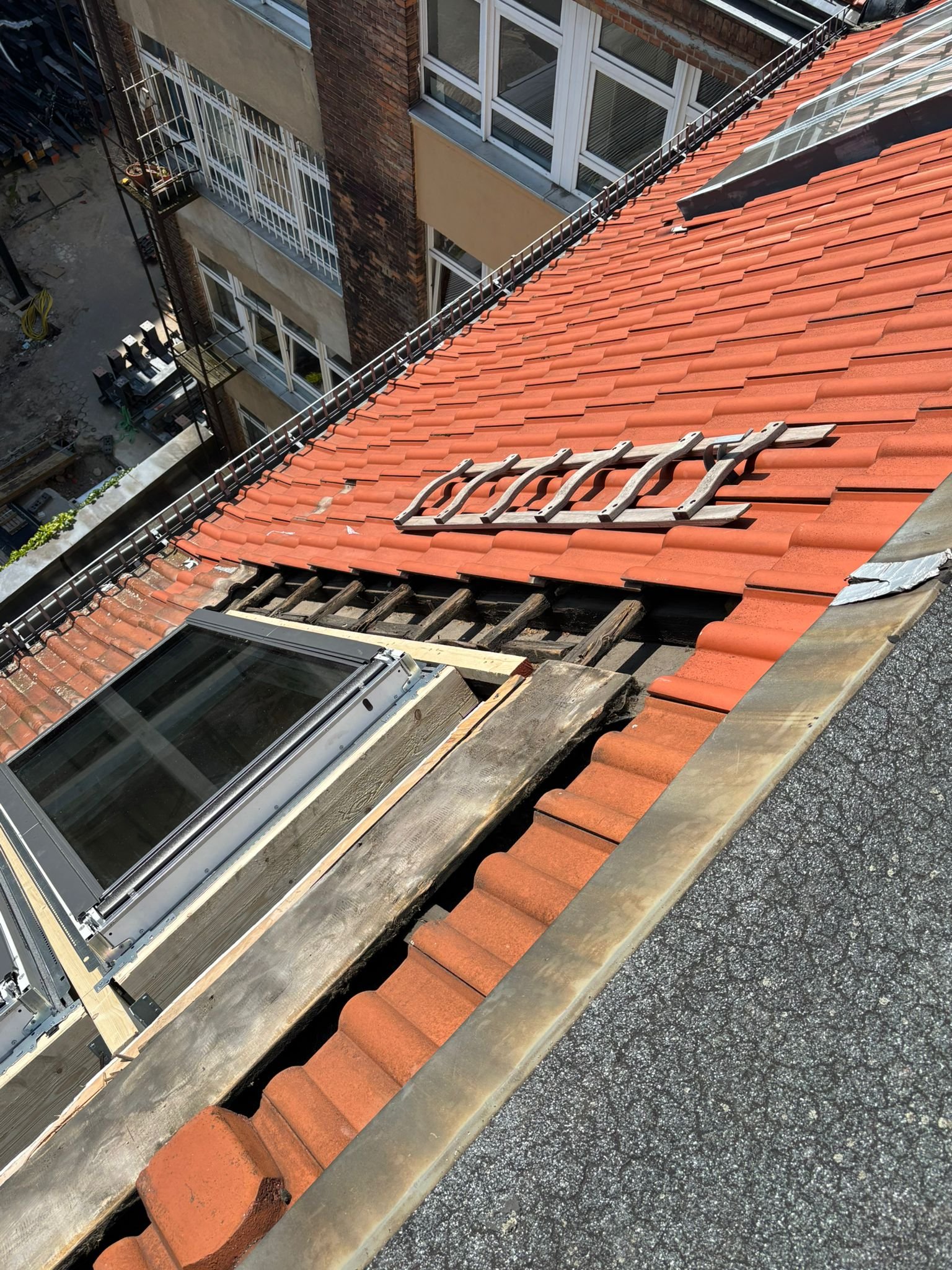 Einbau eines Dachflächenfensters in Berlin-Kreuzberg