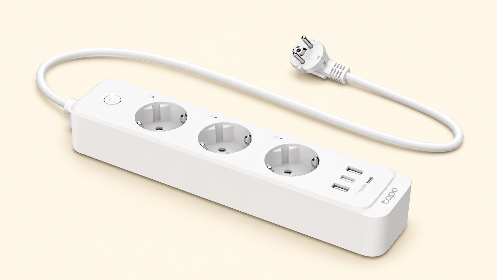 TP-Link Tapo P300 con tre prese Schuko e porte USB su fondo crema