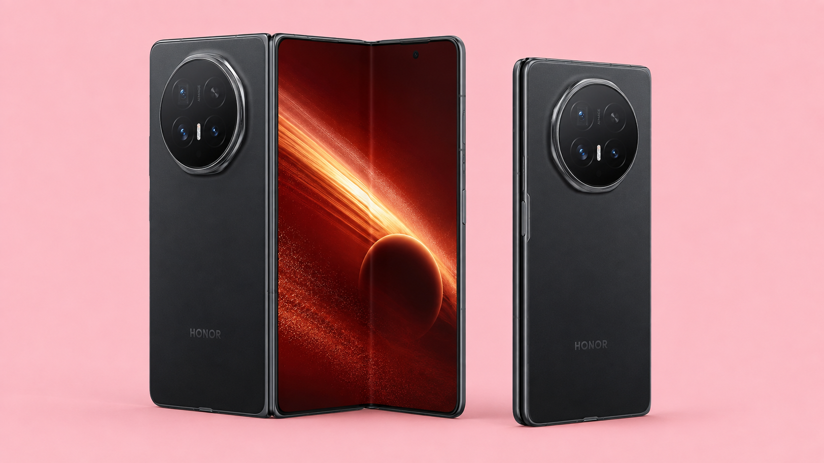HONOR Magic V6 nero aperto e chiuso su sfondo rosa