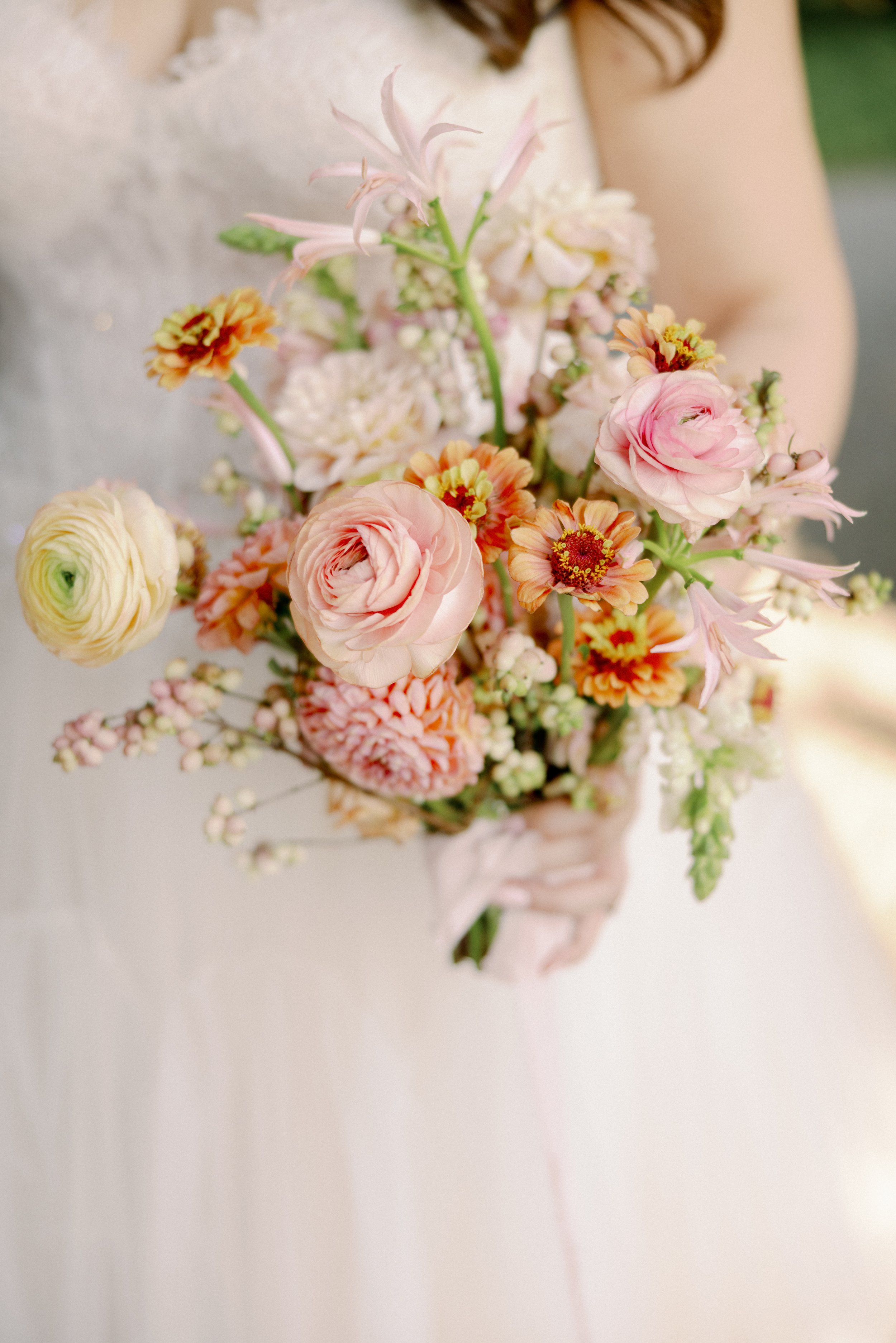 romantic wedding bouquet in wave hill