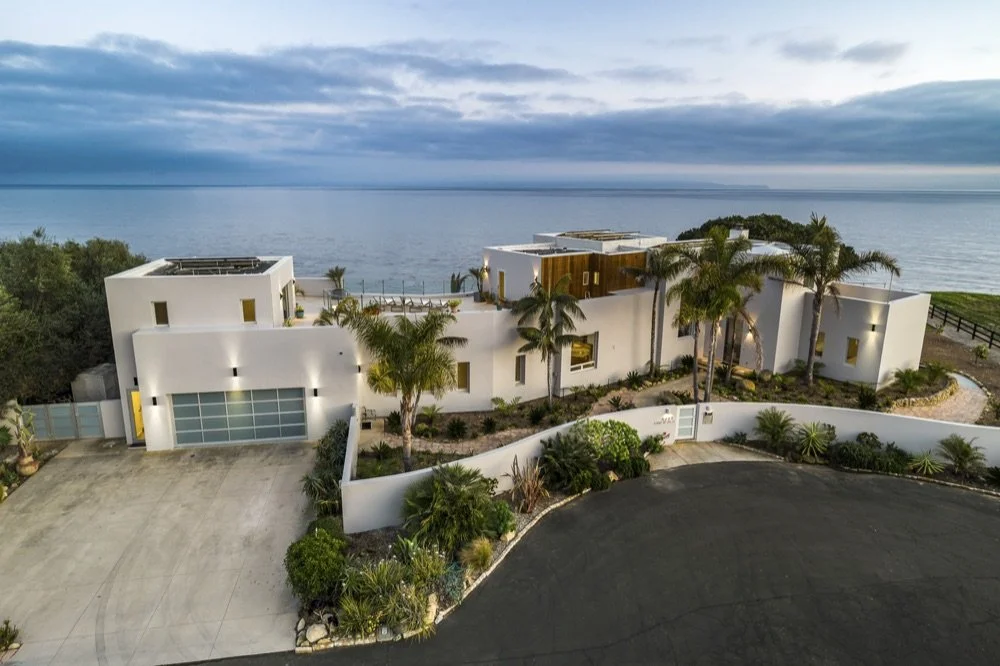 Oceanfront Shoreline House in Santa Barbara