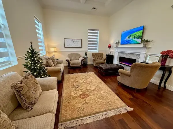 Welcoming, relaxing reception area at Teuscher Legacy Dental in St. Charles, IL