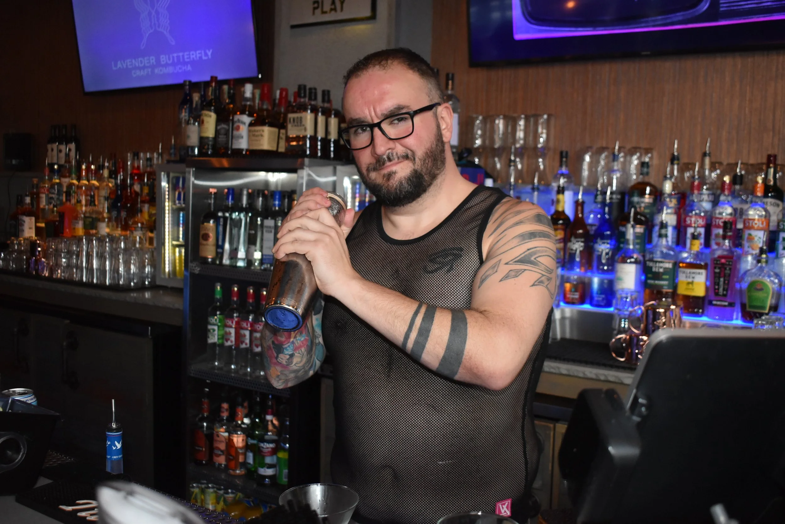 Great drinks at Meeting House Tavern, an affordable LGBTQ+ neighborhood bar in Andersonville, Chicago