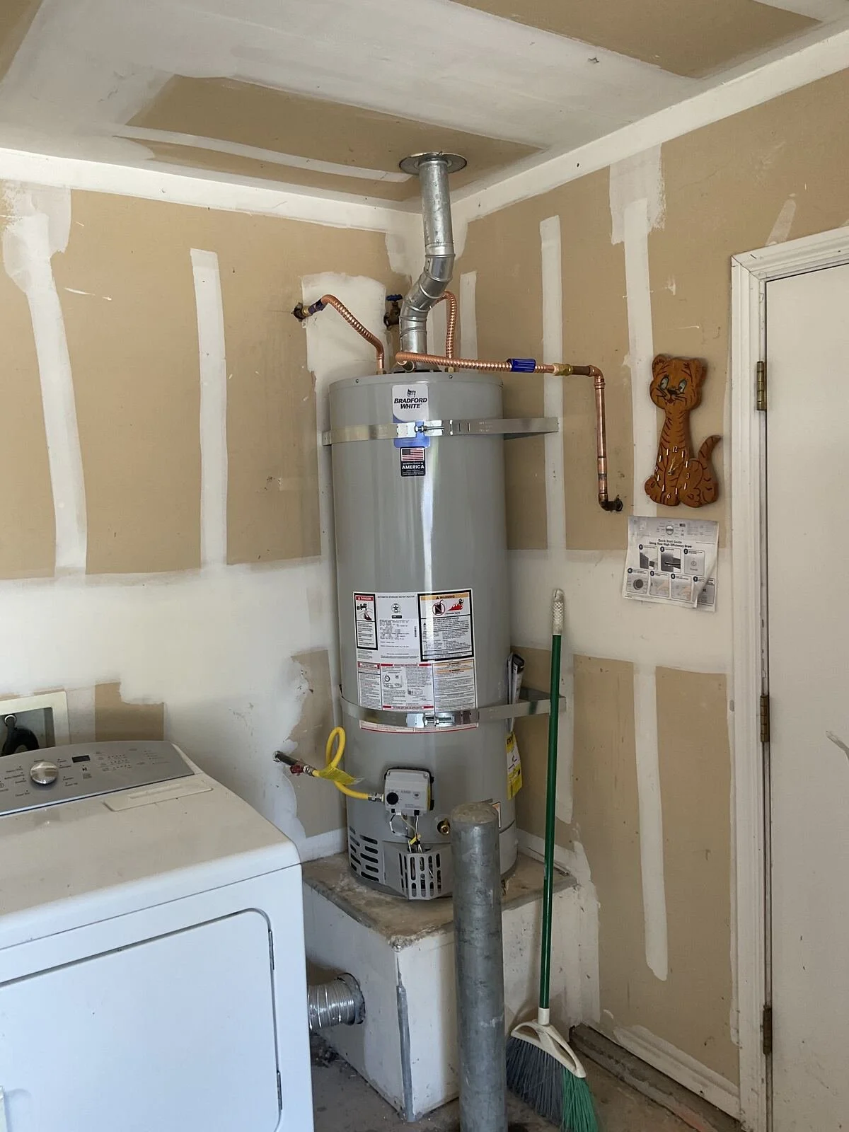 New Bradford White water heater installed by Rod's Plumbing in a Fresno home