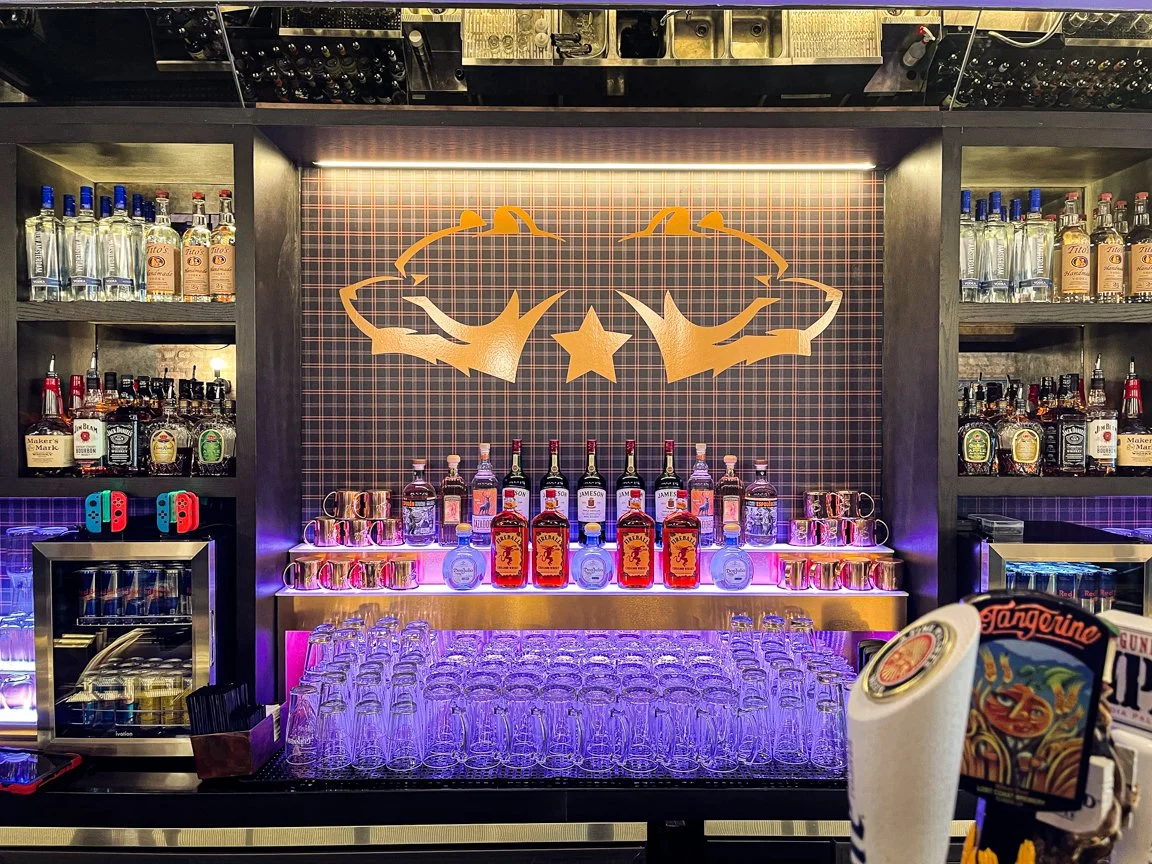 2Bears Tavern Uptown — Uptown