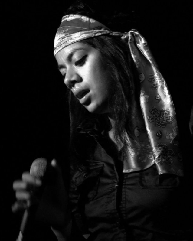 Live performance photograph by Gill Slaughter