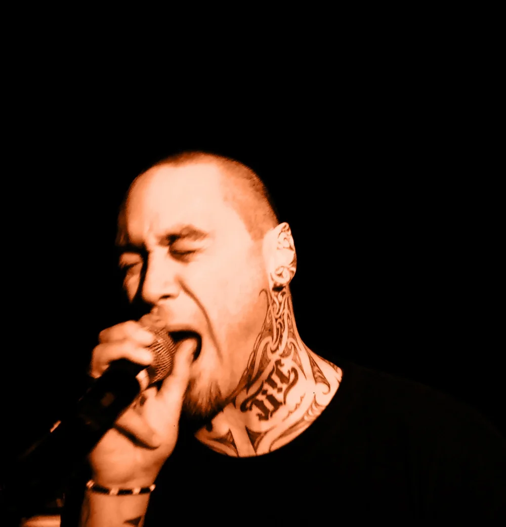 Live performance photograph by Gill Slaughter