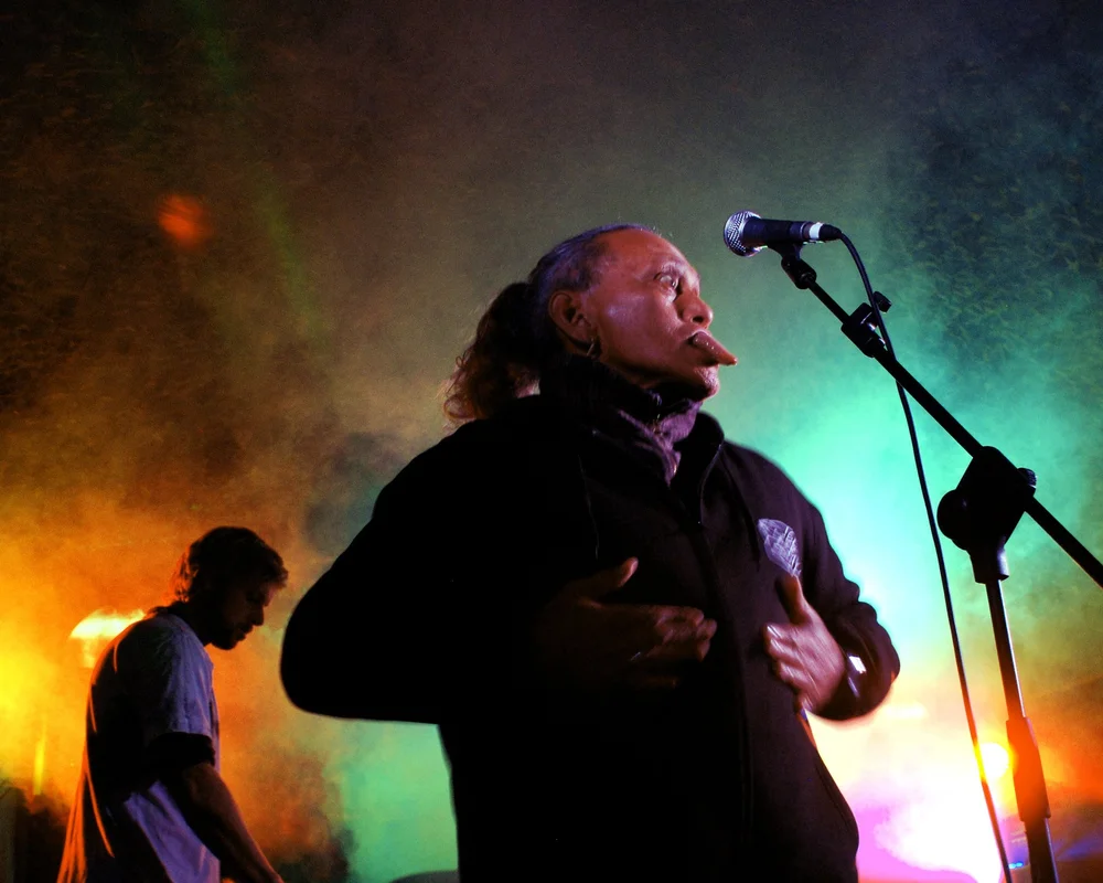 Live performance photograph by Gill Slaughter