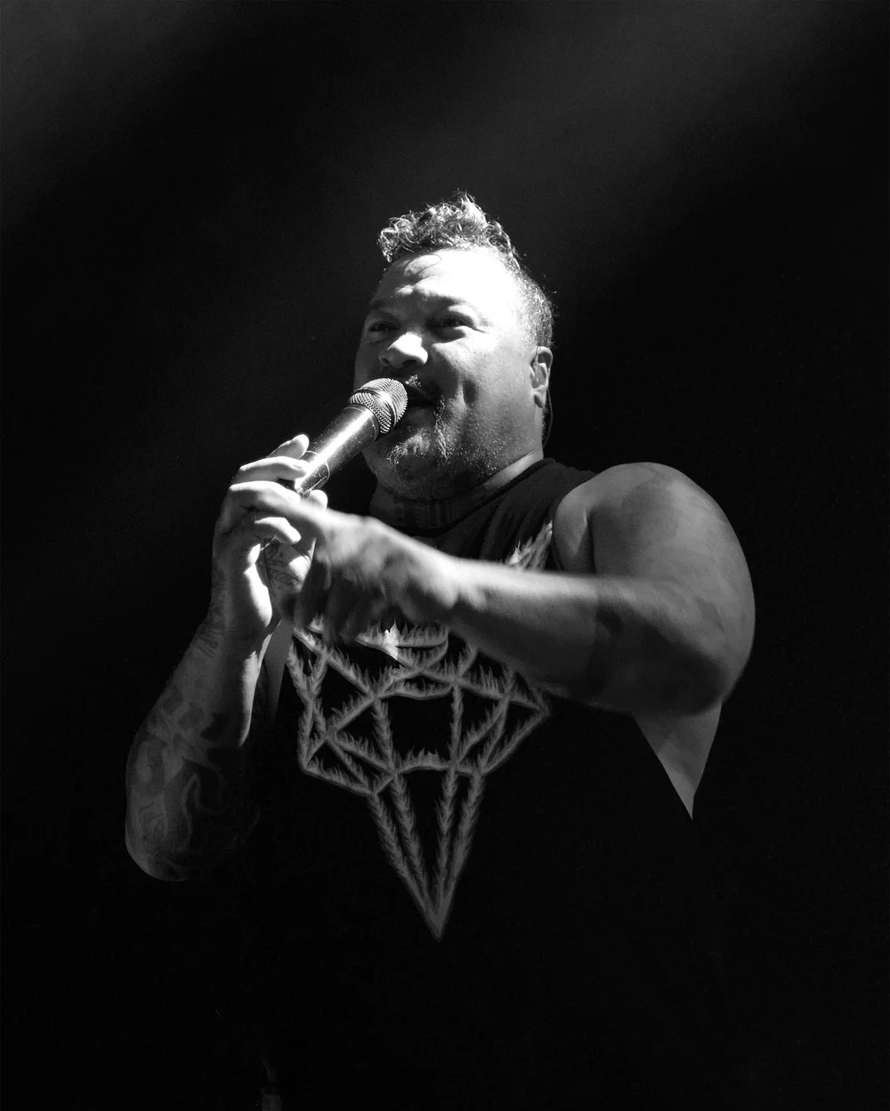 Live performance photograph by Gill Slaughter