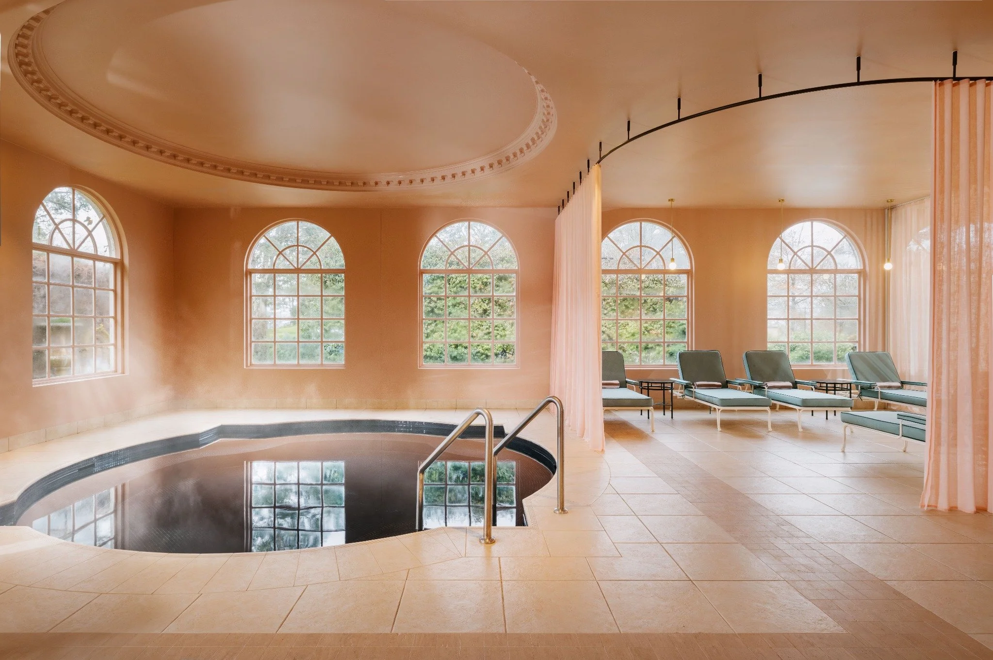 The mineral pool and relaxation space at Èliva wellness centre