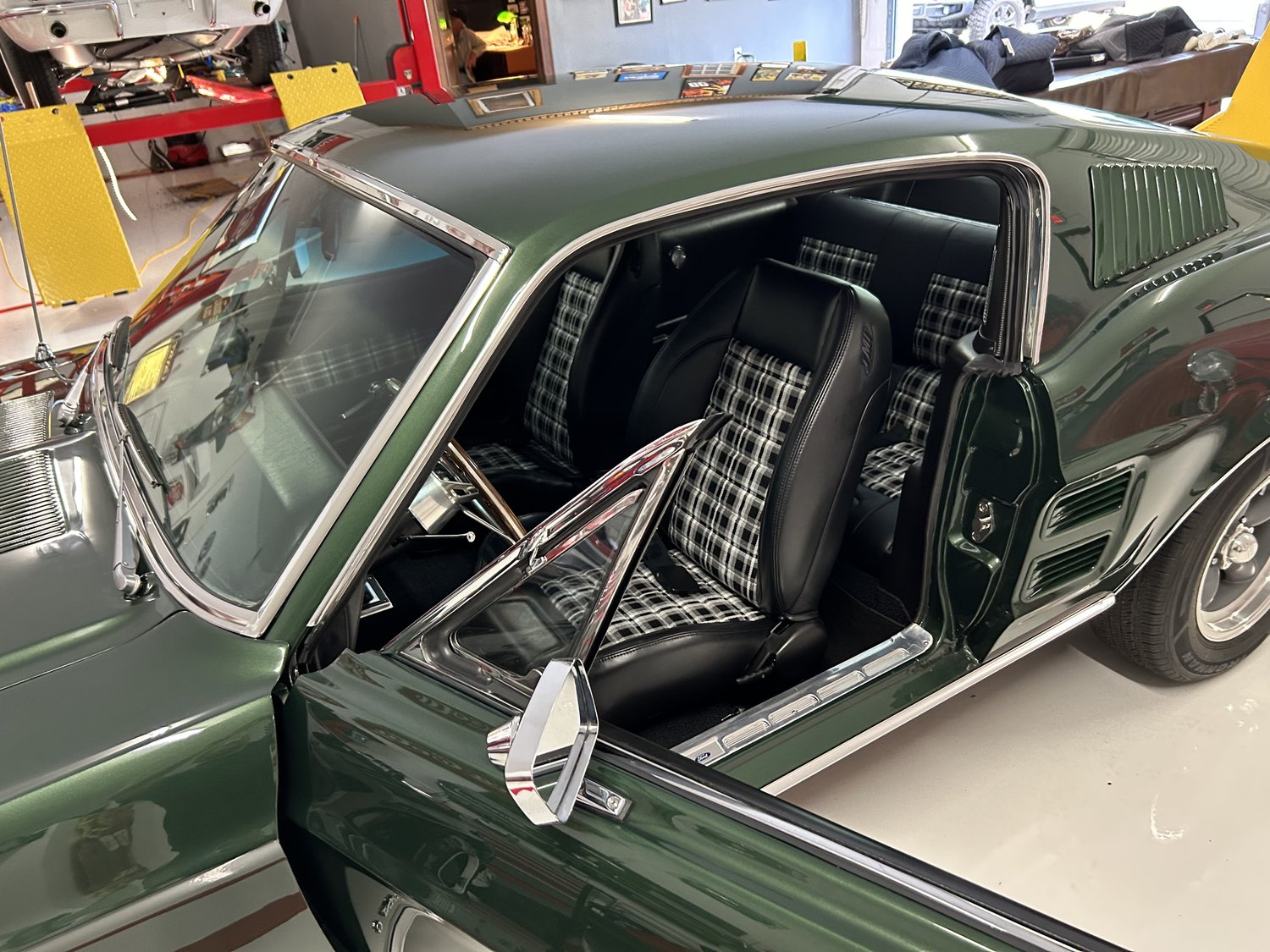 BULLITT Mustang Interior