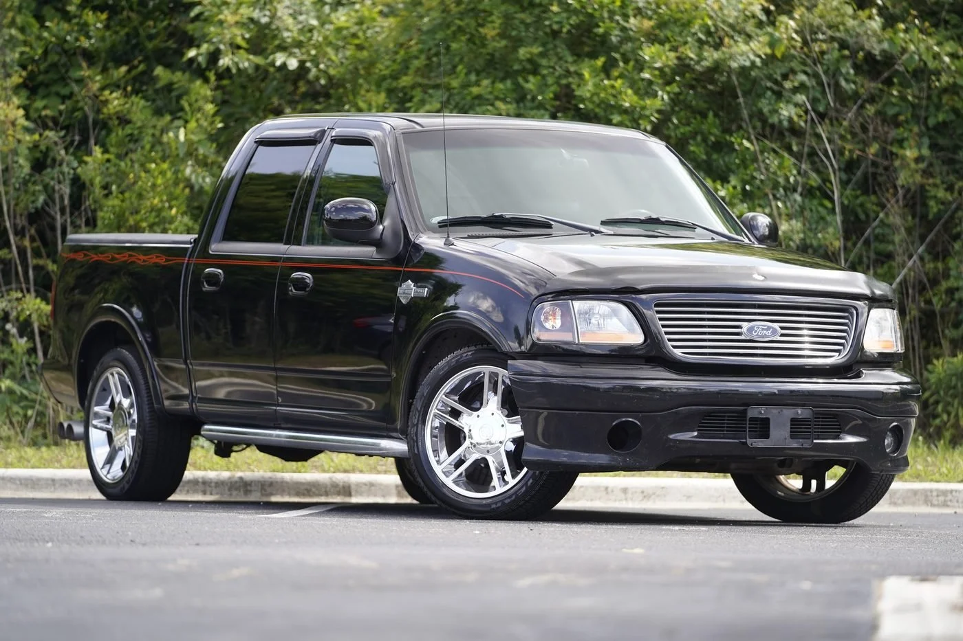Ford F-150 Custom
