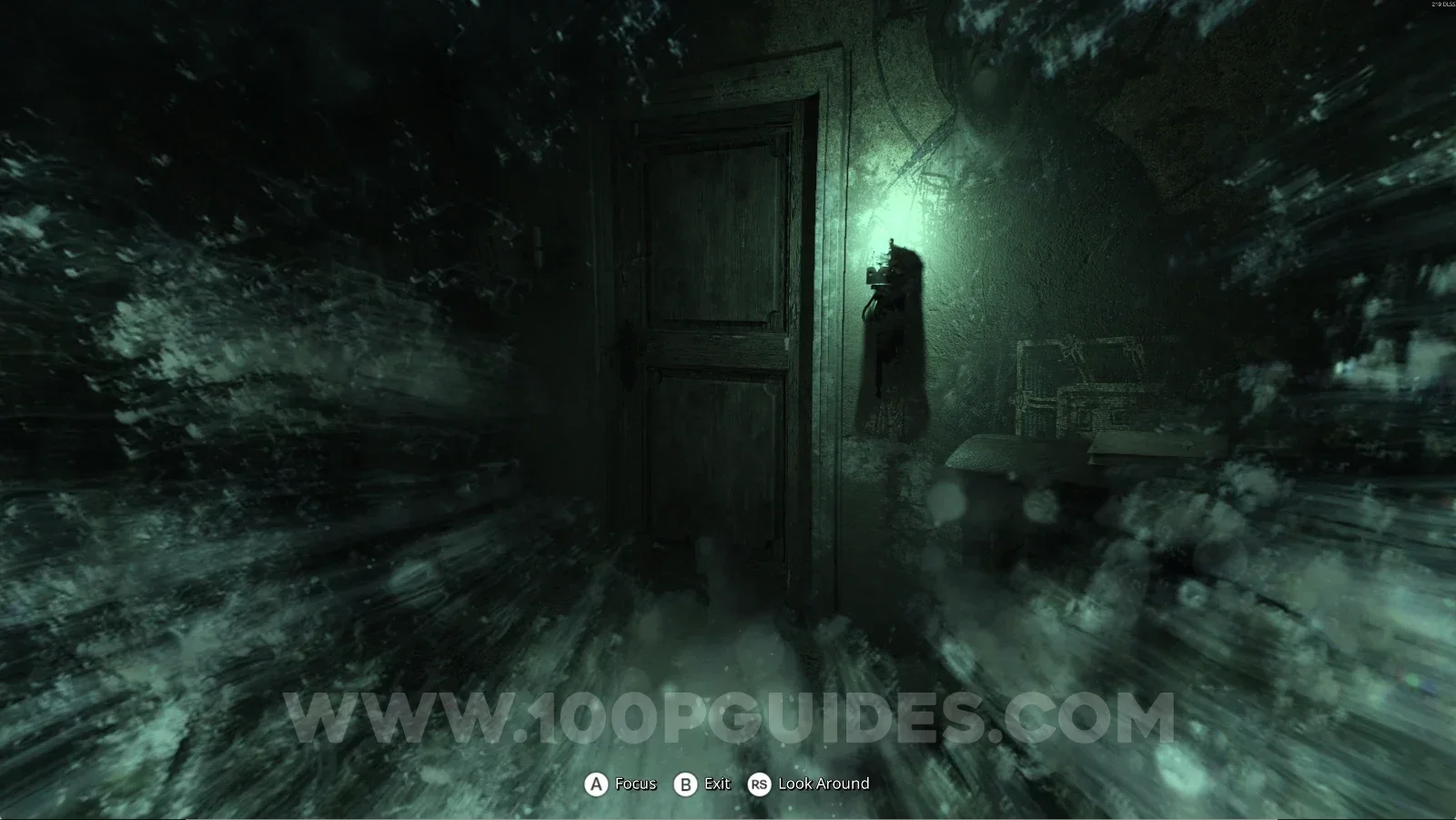 Remothered: Red Nuns Legacy Convent: interacting with the mirror to reveal the door