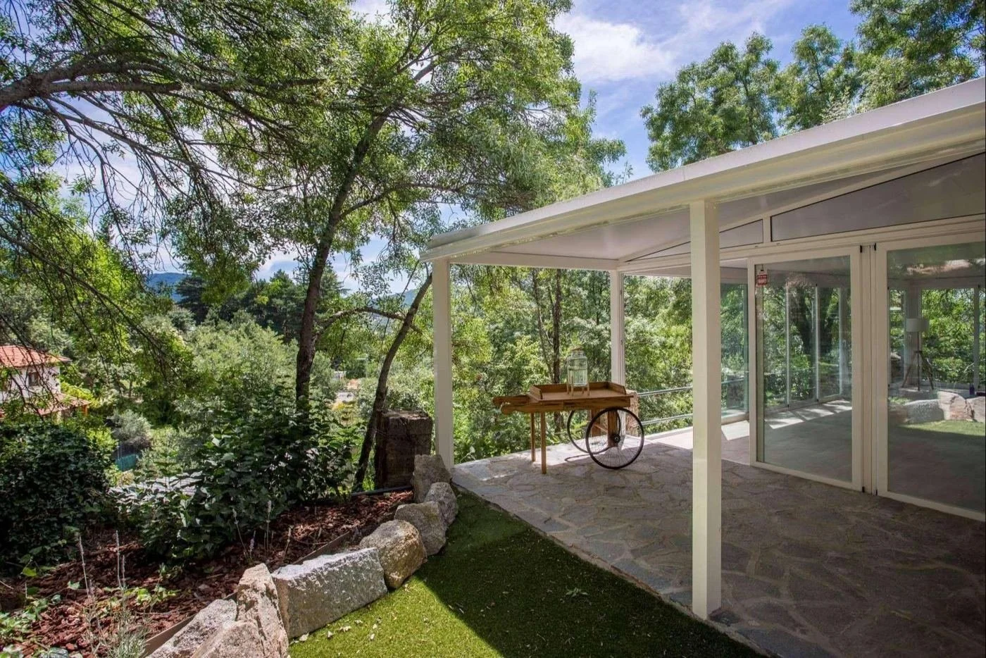 Lighthouse Gallery, private garden venue in Cercedilla