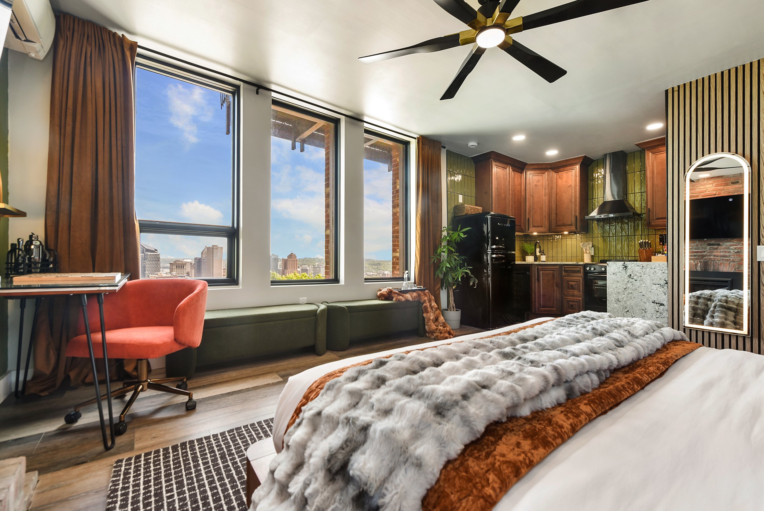 HostWise Stays Grandview Avenue Pittsburgh studio with panoramic Pittsburgh skyline view — available NFL Draft weekend