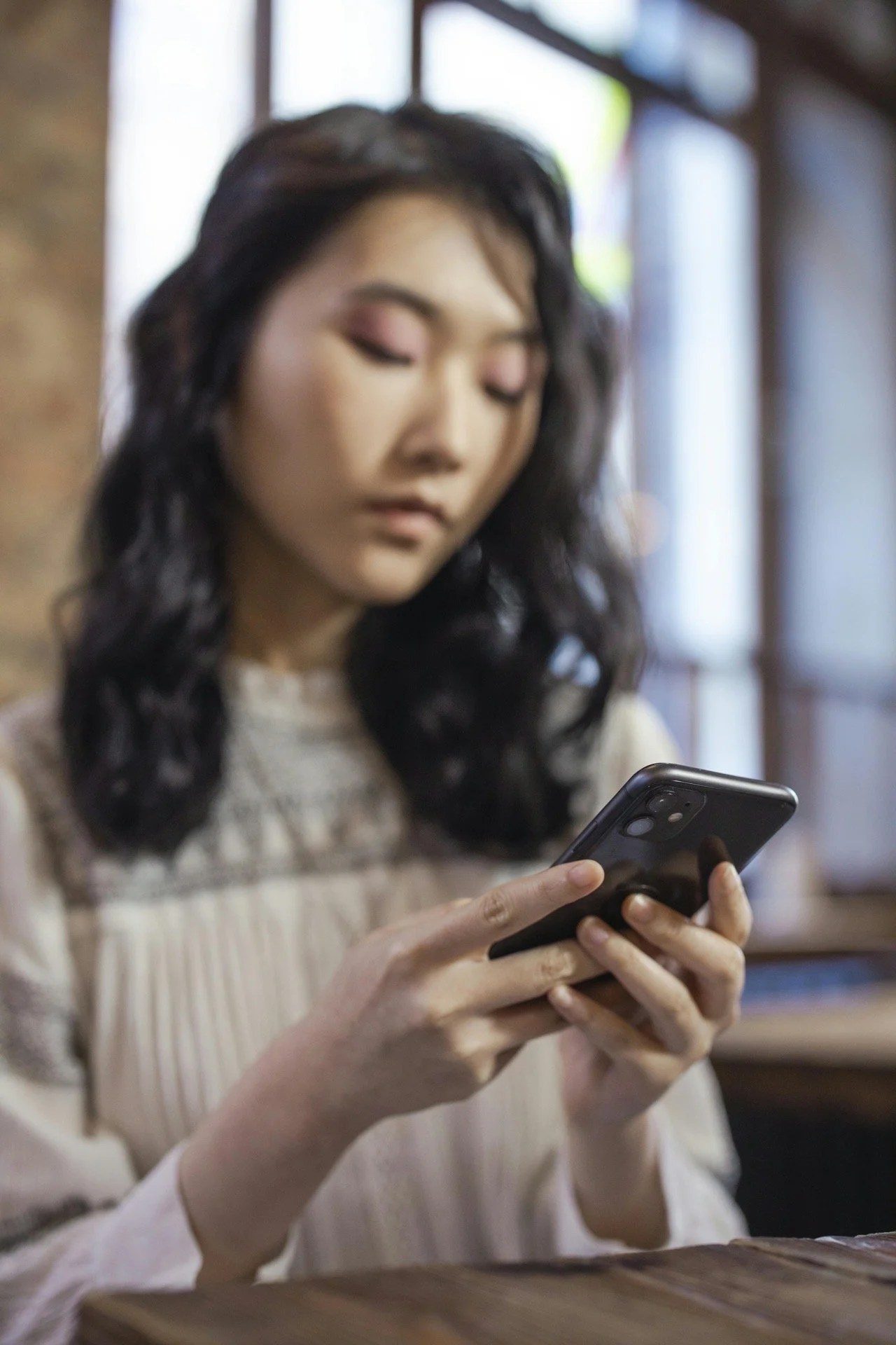 Using smartphone with Chinese social media platforms