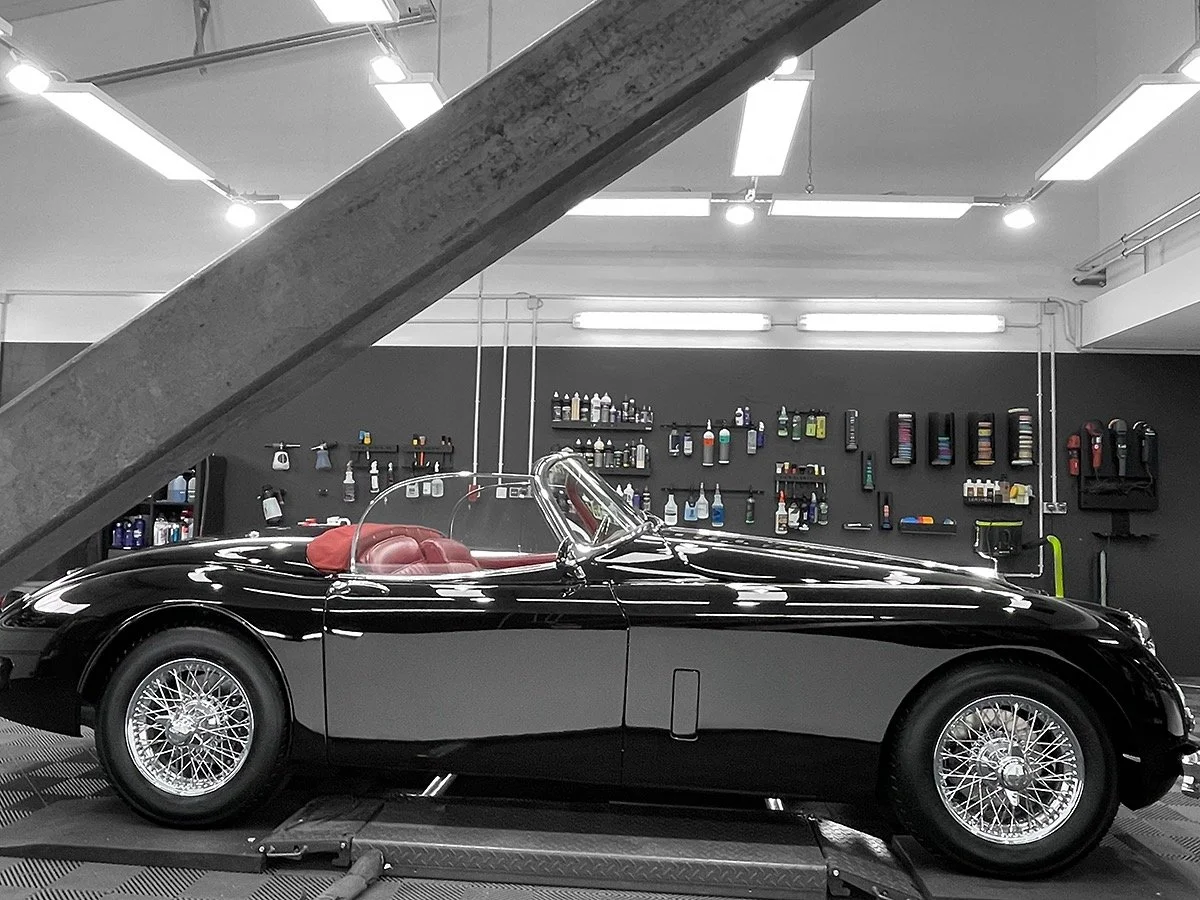 Jaguar XK150 Roadster Gesamtansicht nach Lackkorrektur und Keramikversiegelung