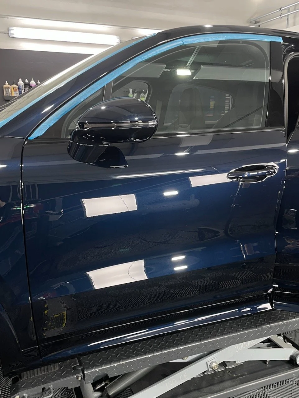 Porsche Cayenne Tür nach zweistufiger Lackkorrektur