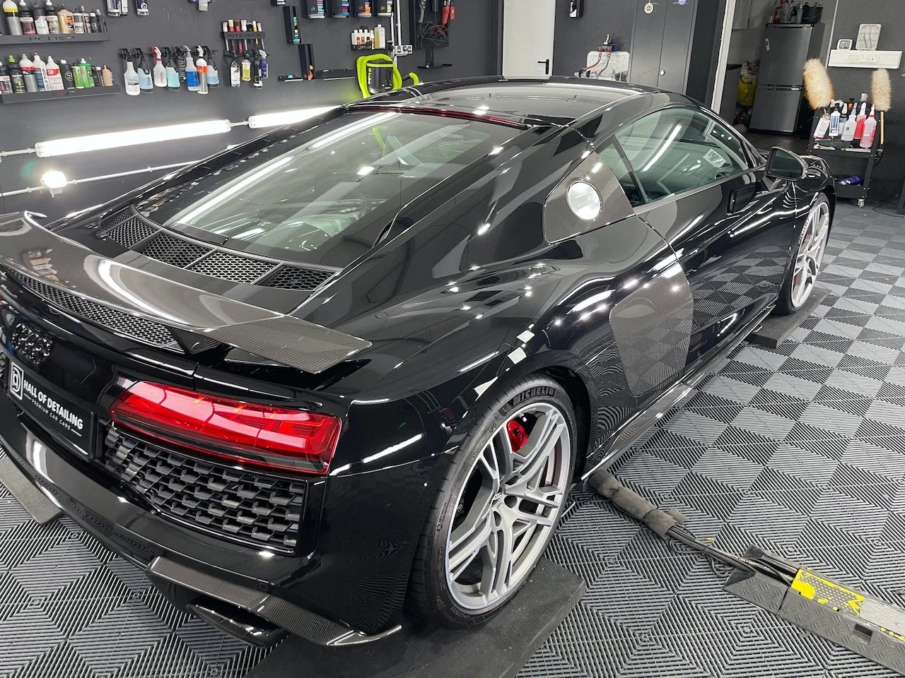 Audi R8 Heckdetail nach mehrstufiger Lackkorrektur und Keramikversiegelung