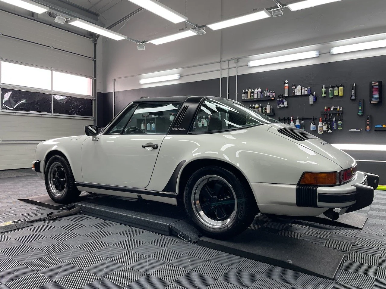 Porsche 911 Targa nach zweistufiger Lackkorrektur und Keramikversiegelung