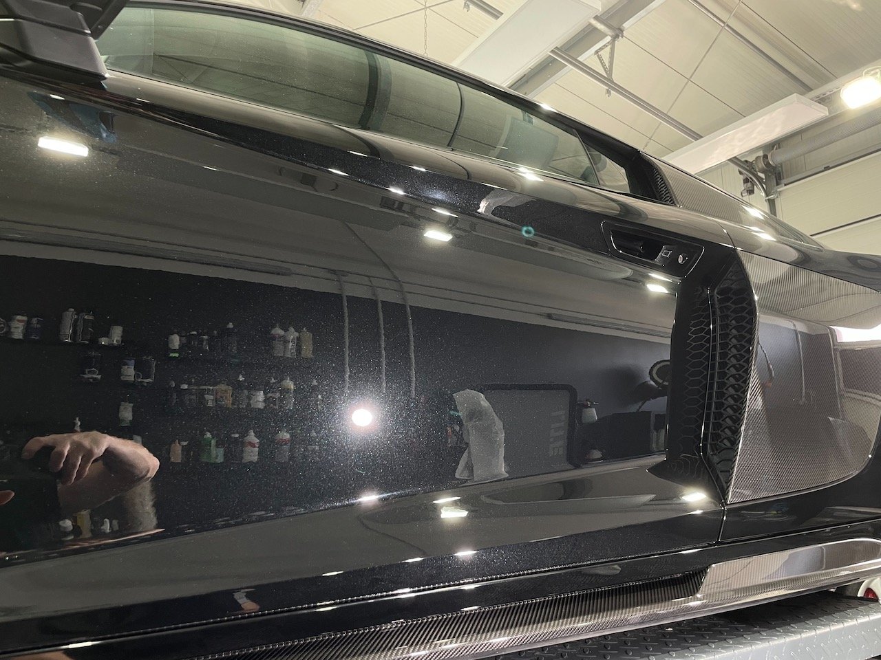 Audi R8 Tür nach mehrstufiger Lackkorrektur