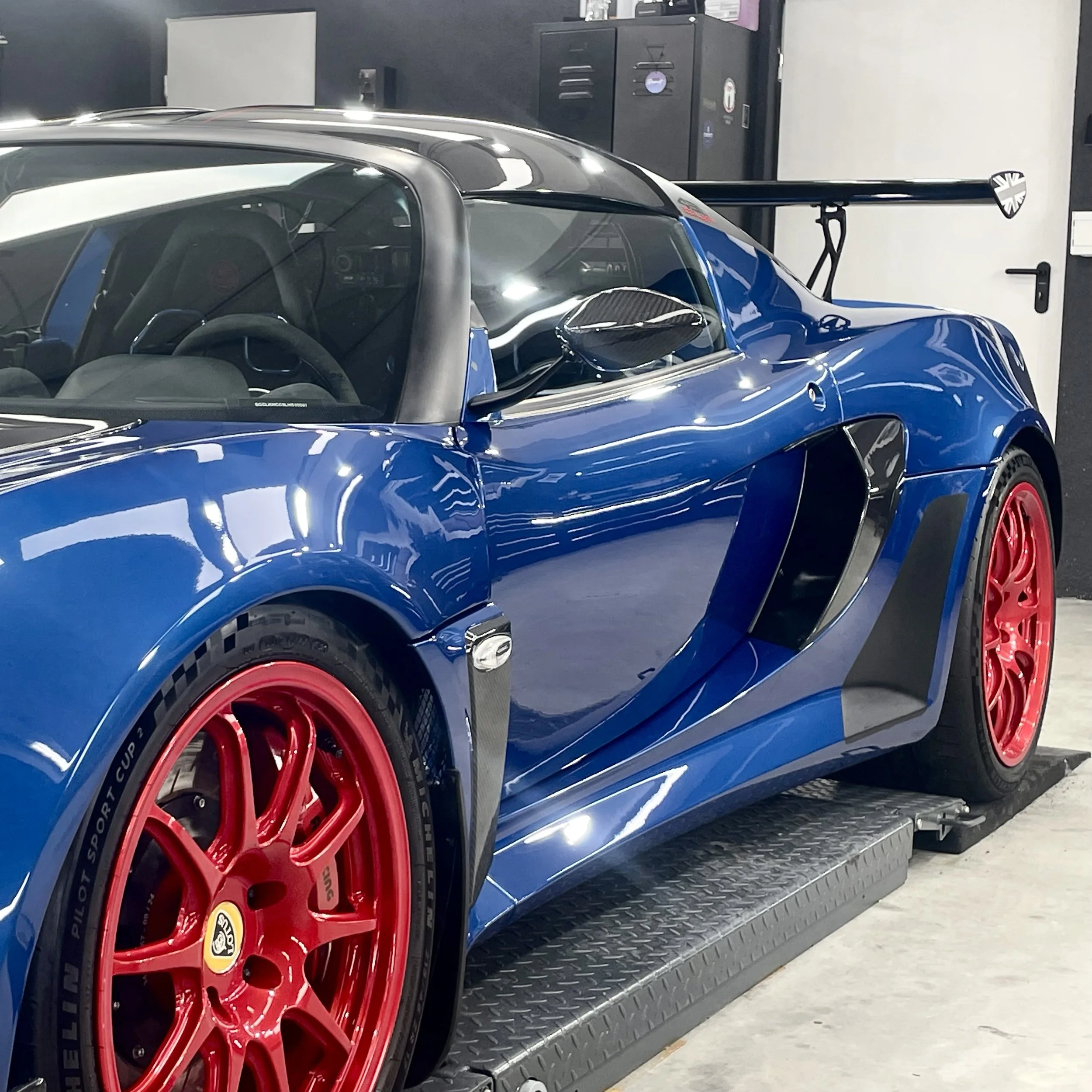 Lotus nach Keramikversiegelung bei Hall of Detailing
