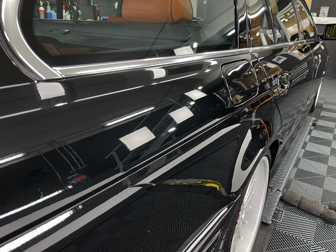 BMW ALPINA B10 Touring Heckdetail nach mehrstufiger Lackkorrektur und Keramikversiegelung