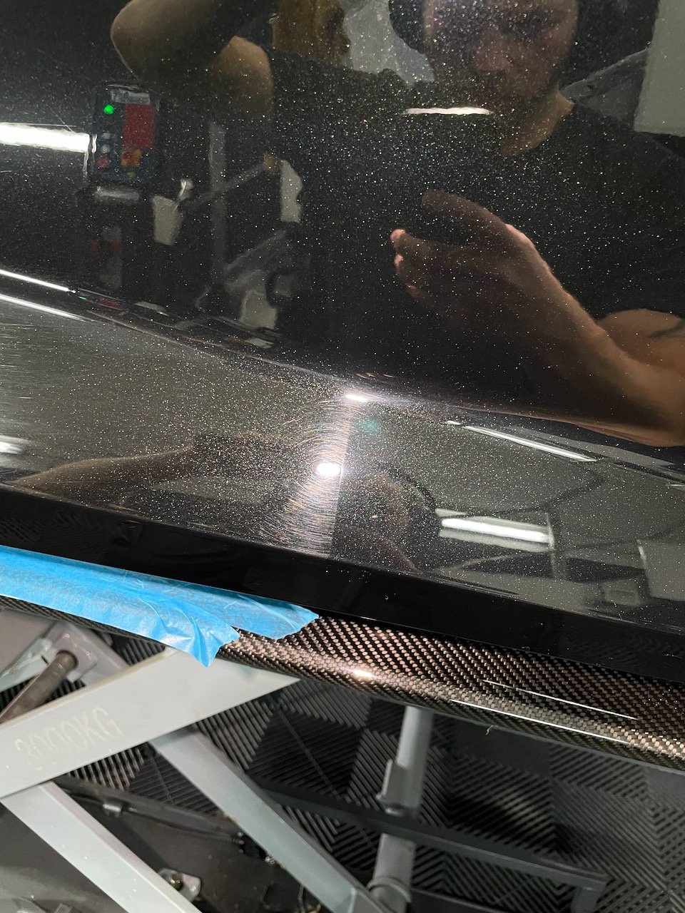 Audi R8 unterer Türbereich Vorher-Nachher nach mehreren Cutting-Durchgängen und Finish
