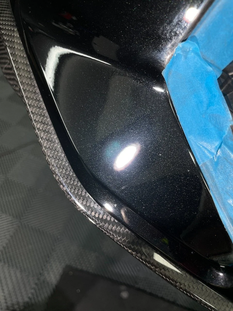 Audi R8 Frontschürze nach zwei Cutting-Durchgängen vor dem Finish