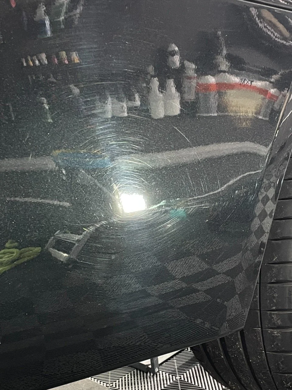 BMW ALPINA B4S Edition 99 Heckschürze vor der Lackkorrektur mit Swirls und Kratzern