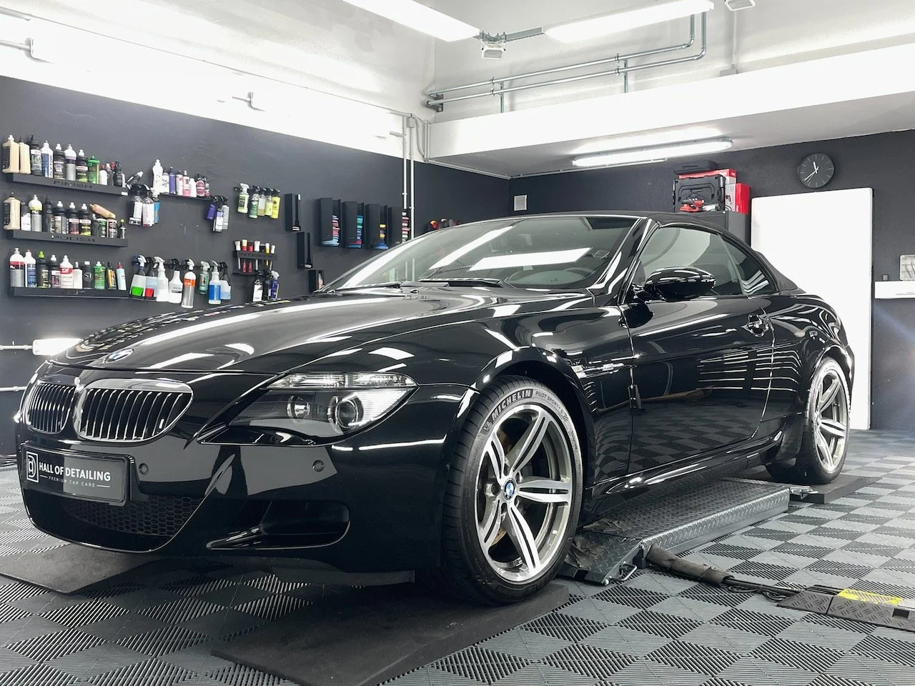 BMW M6 Competition Cabrio nach Lackkorrektur und Keramikversiegelung in der Gesamtansicht