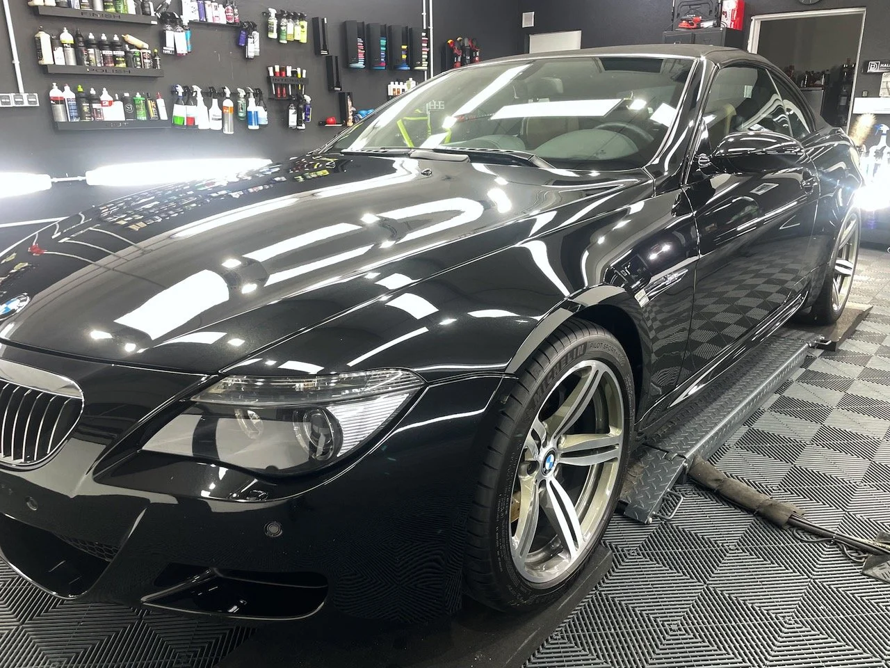 BMW M6 Competition Cabrio mit hochglänzendem Lack nach Keramikversiegelung