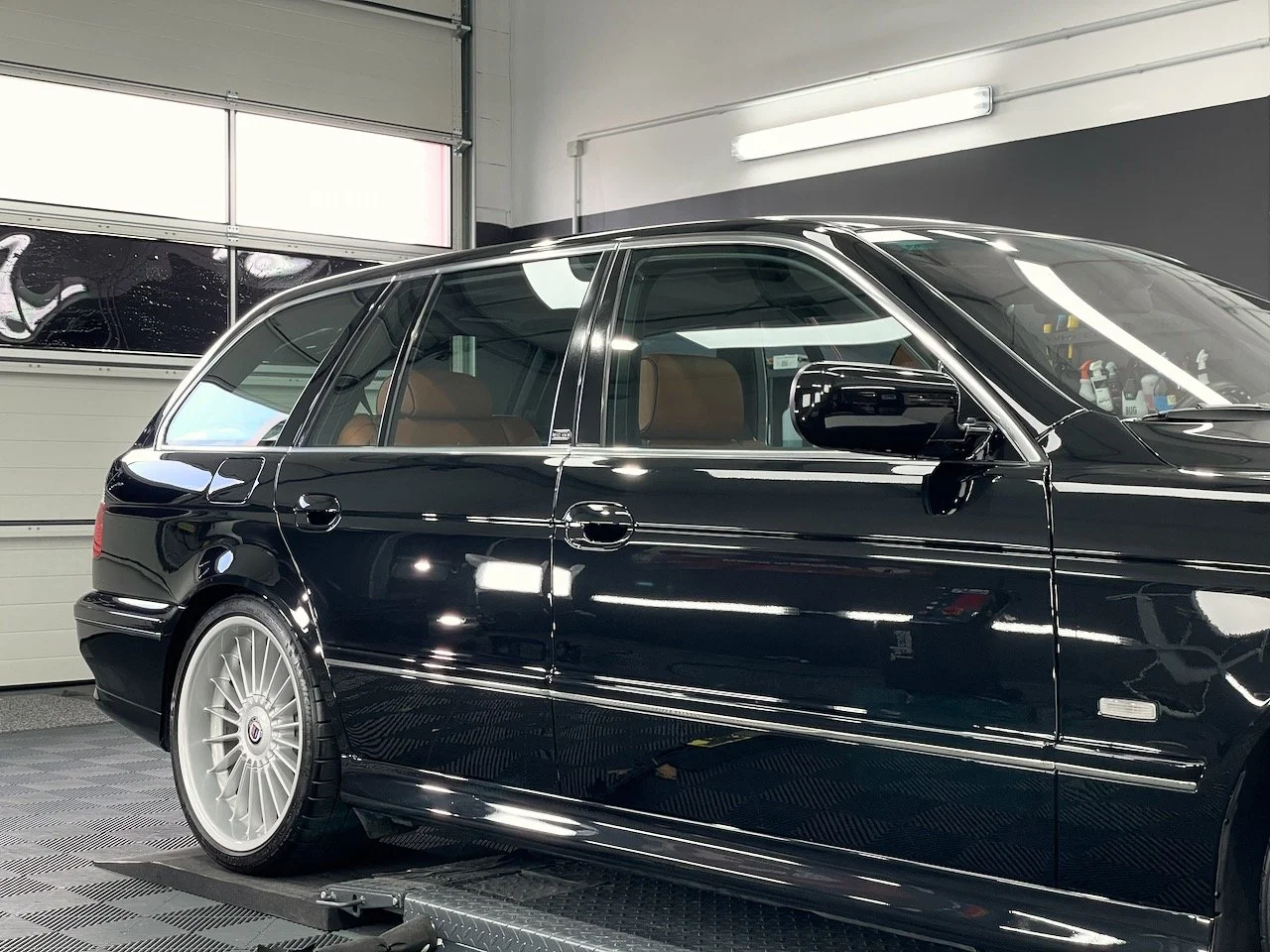 BMW ALPINA B10 Touring Seitenansicht nach mehrstufiger Lackkorrektur und Keramikversiegelung