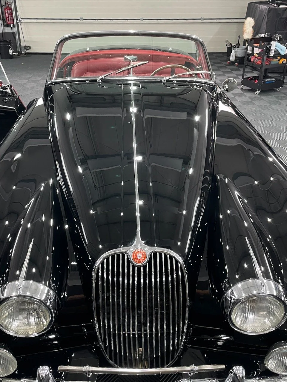 Jaguar XK150 nach mehrstufiger Lackkorrektur