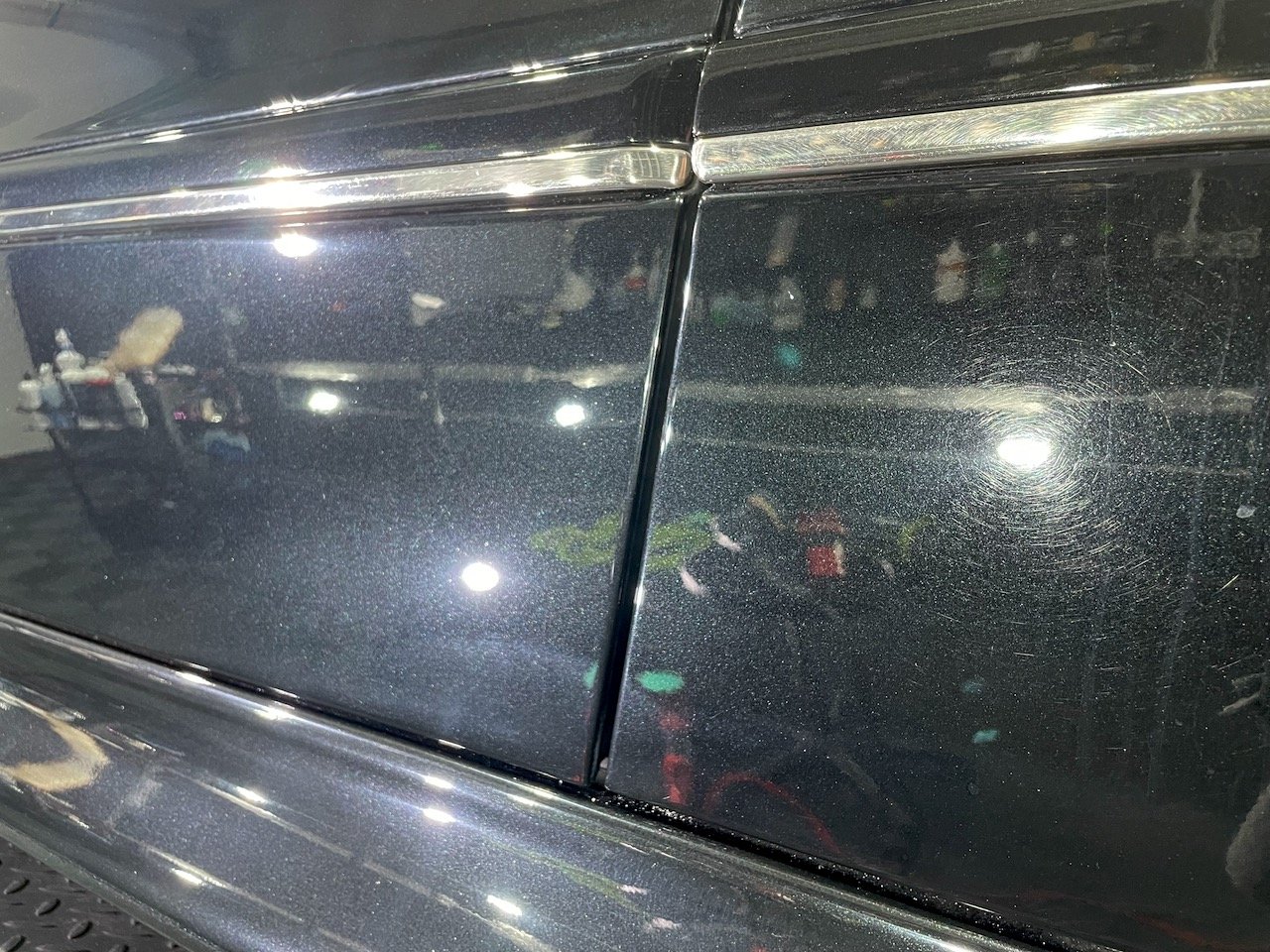 BMW ALPINA B10 Touring Tür nach mehreren Cutting-Durchgängen mit Grauschleier vor dem Finish