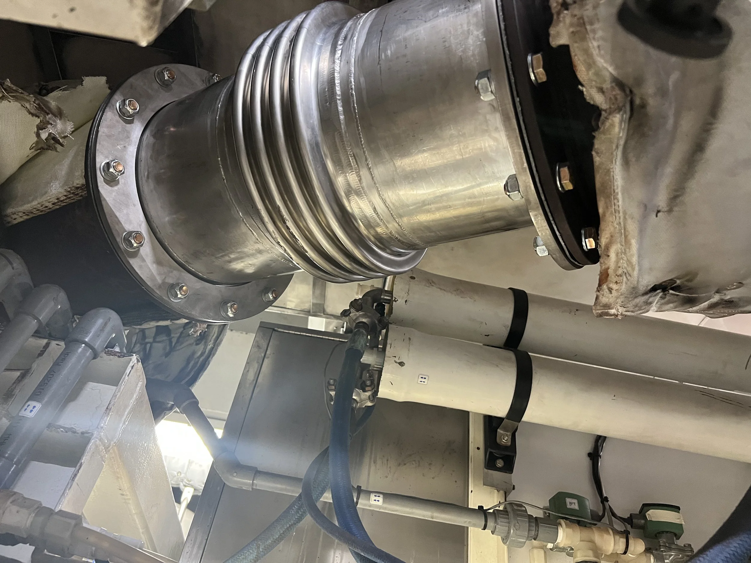Marine exhaust flex section