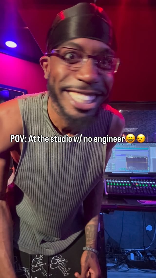 When you at the stu w/ no engineer😂

DM TO BOOK YOUR SESSIONS NOW @avazstudios 

📍Tampa Bay 

#undergroundrap #tampaba
