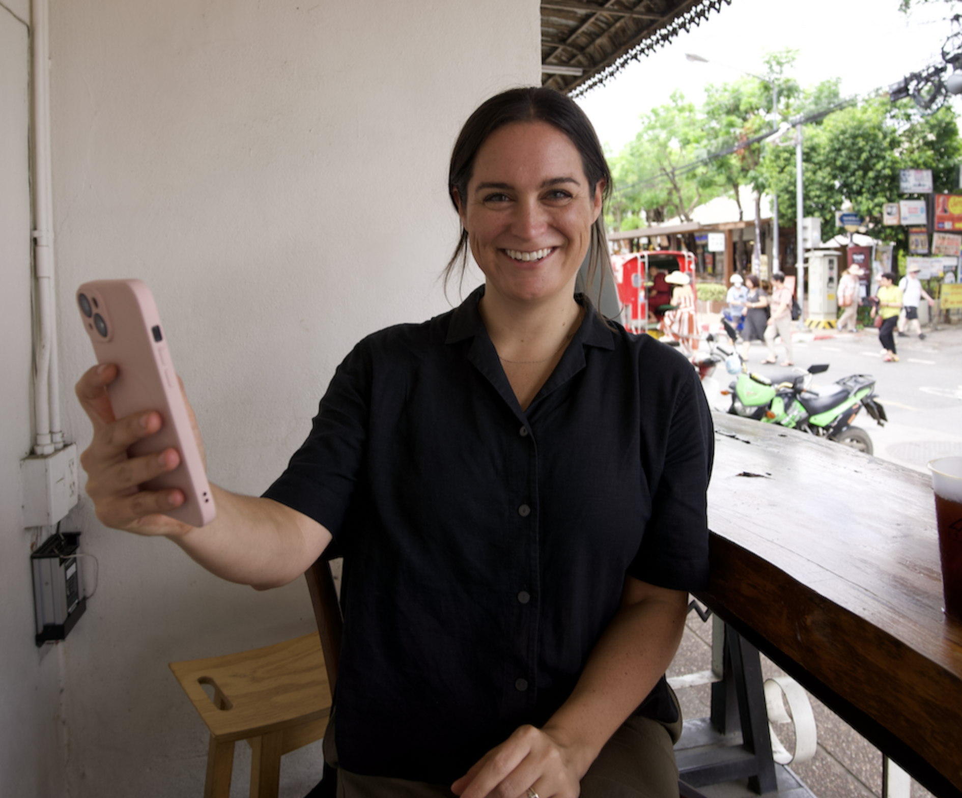 Using phone with eSIM at a cafe