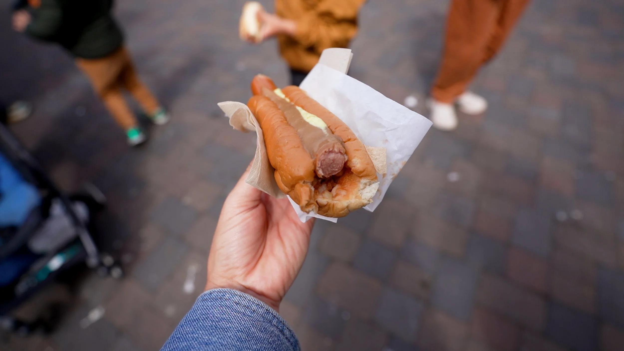 Icelandic hot dog with all the traditional toppings