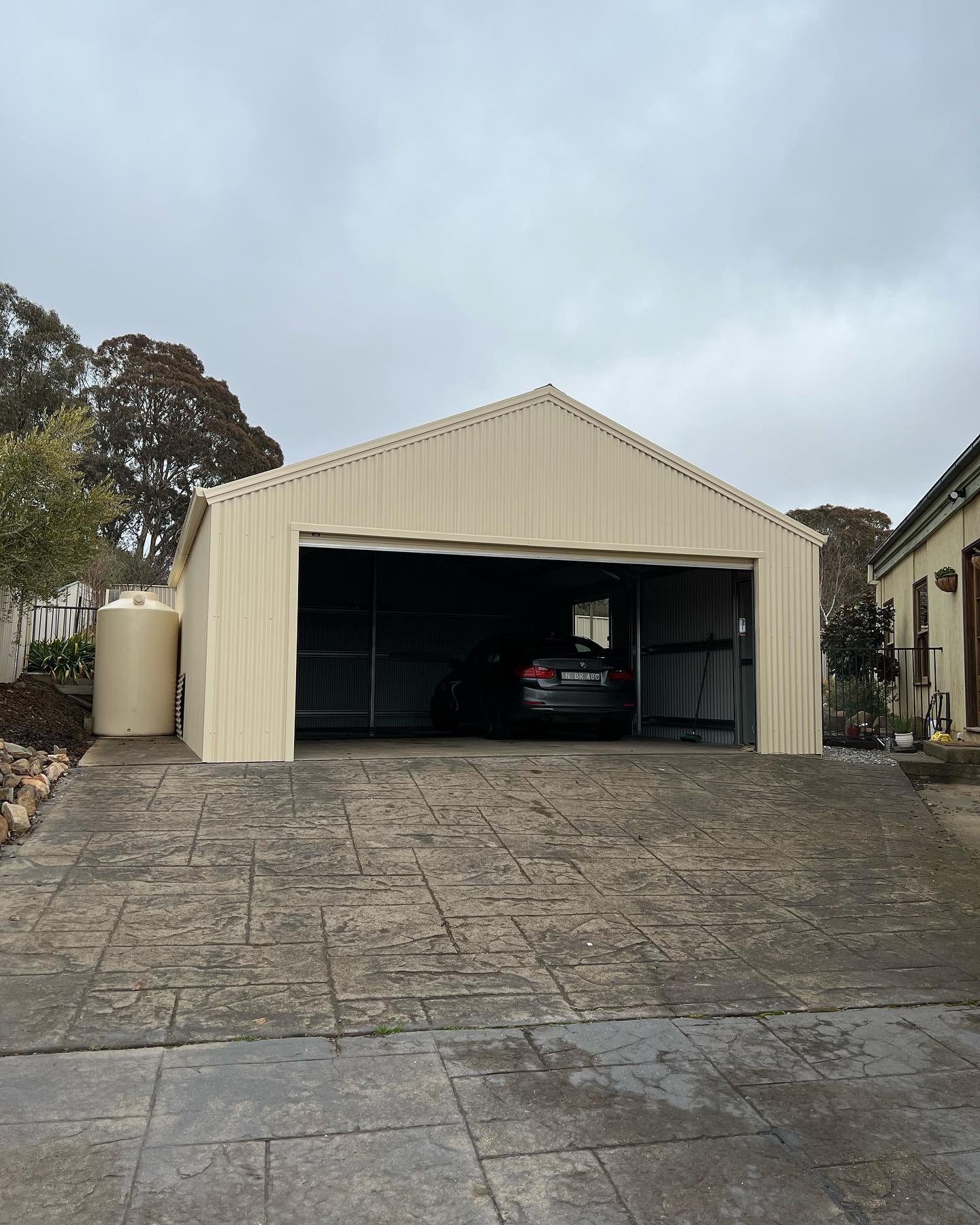 Completed shed build by Hulk Group
