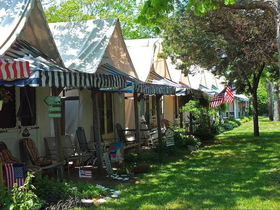 Tent and Cottage Community