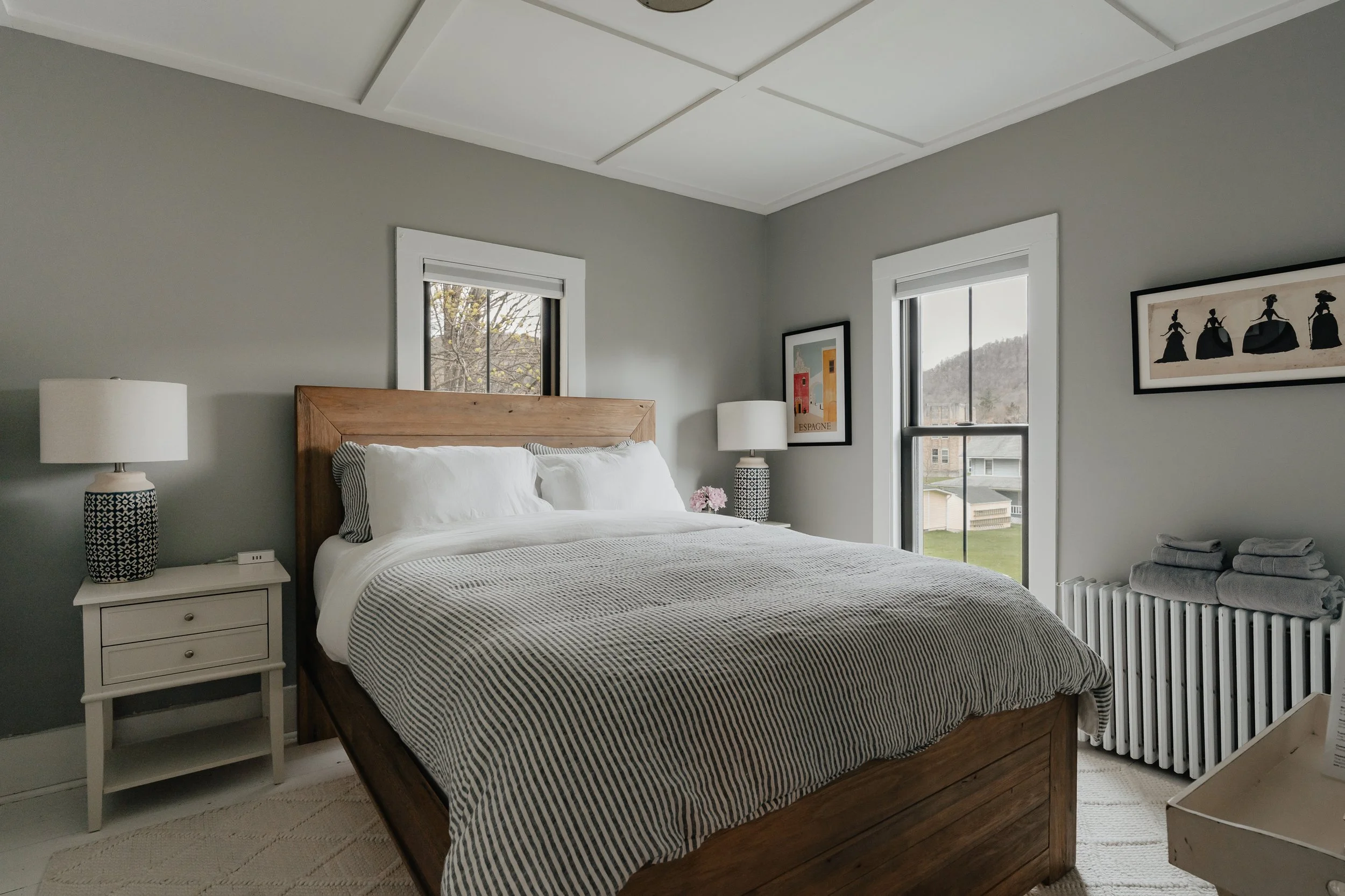 Mansfield Queen Room