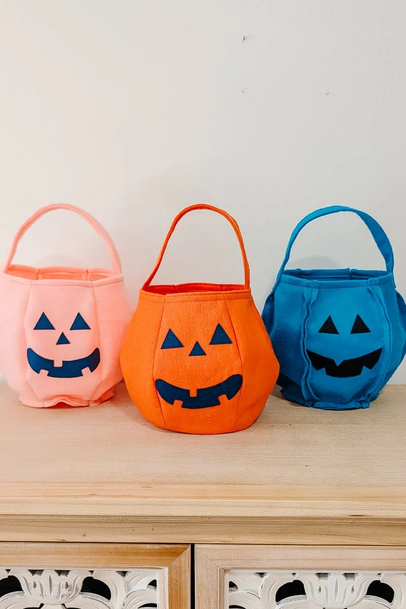 Sew a Custom Felt Trick-or-Treat Basket in an Afternoon — finished project by Heather Paulsen