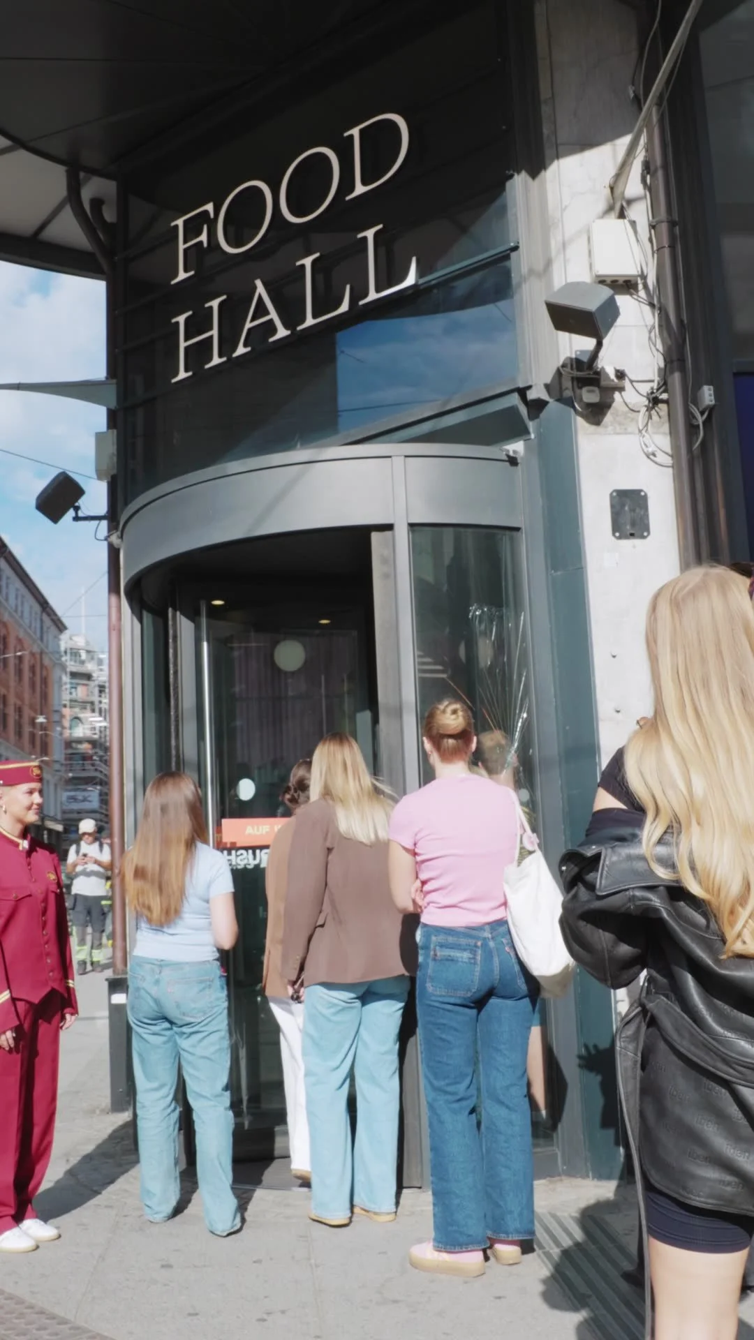 Kø utenfor Food Hall før Freia x Soulcake-pop-upen