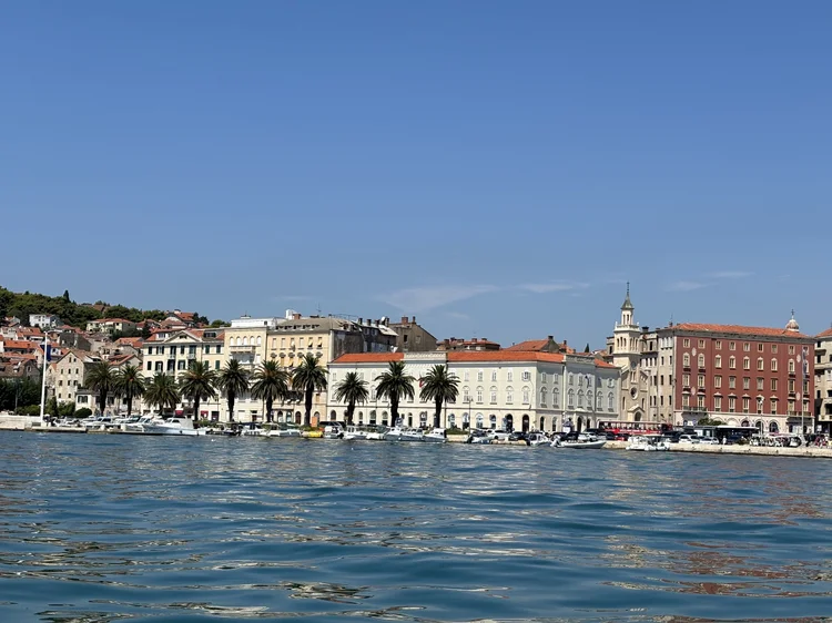 View from 20th St in Manhattan Beach 