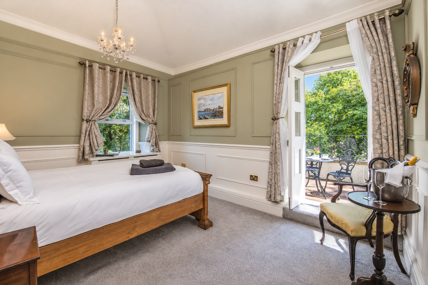 Lundy Foot balcony suite
