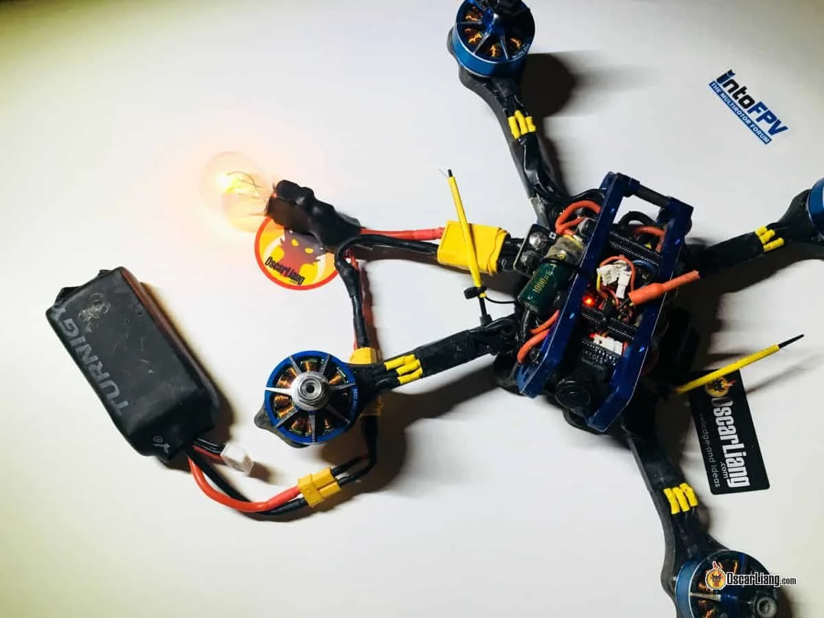Boîtier électronique pour drone FPV