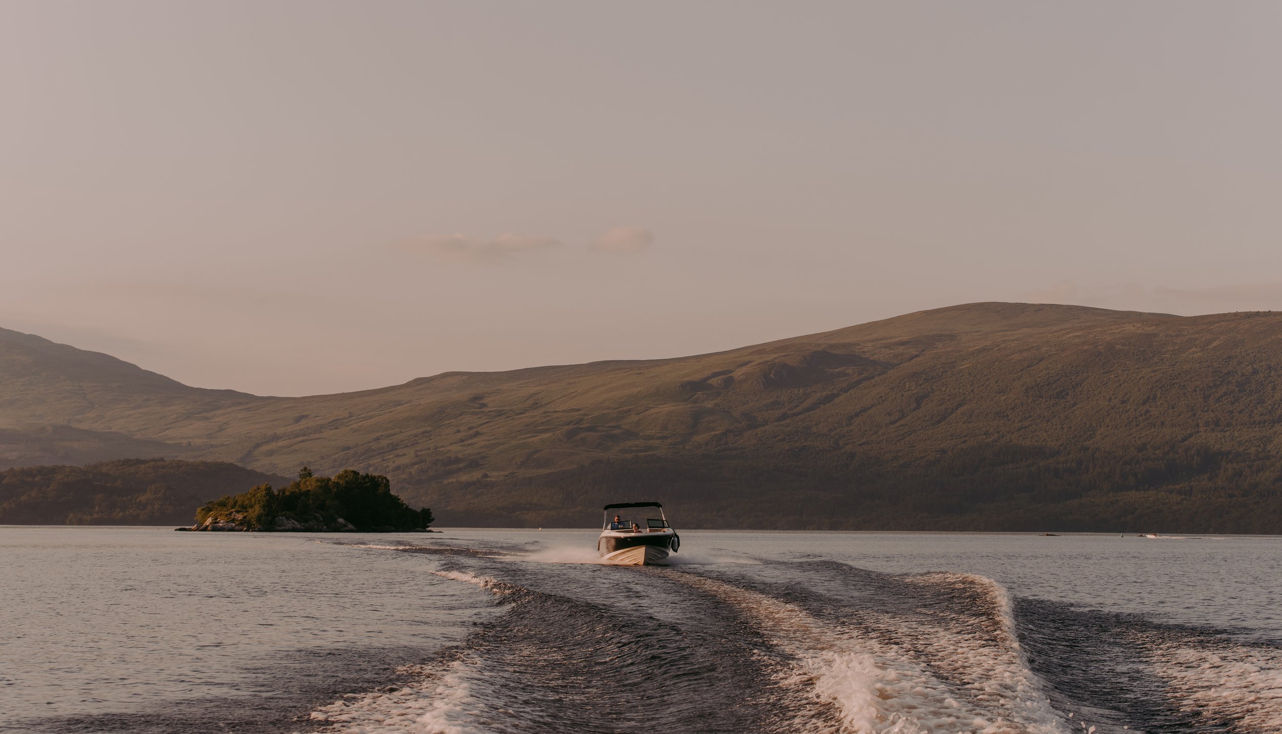 Island stop on Loch Lomond — Lady Fiona's speedboat experience, Luss